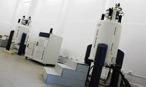 Bruker 400 & 600 MHz Avance-III NMR Spectrometer